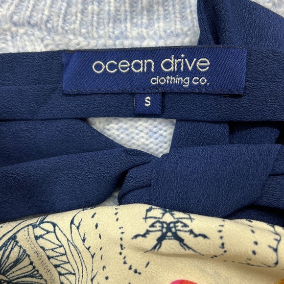 SzS Ocean Drive Butterfly Halter Top - Picture 6 of 6